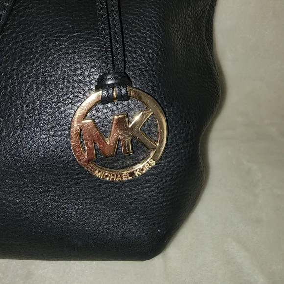 ***SOLD***Michael Kors Shoulder Bag - Picture 5 of 7